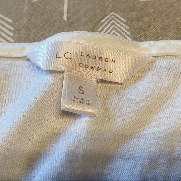 White LC Lauren Conrad Short Sleeved Shirt, size S. (S111) - Picture 5 of 7